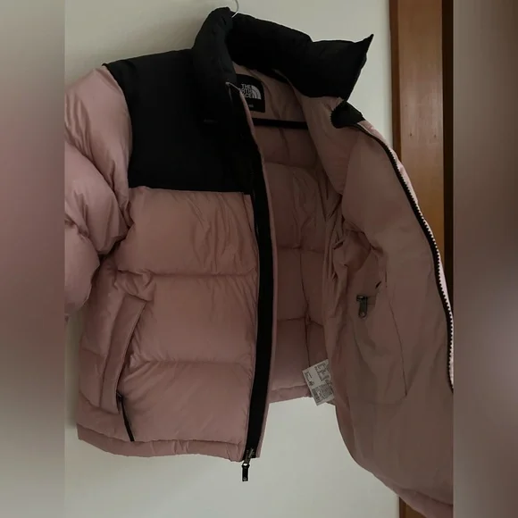The North Face Nuptse Down Jacket
Grayish Pink / Black – Women’s XL (Korea) - Picture 4 of 14